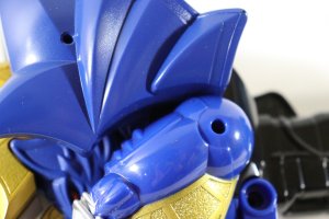 Photo7: Kamen Rider Kiva / Garuru Saber with Package (7)