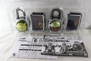 Photo2: Kamen Rider Gaim / DX Lockseed Kamen Rider Bravo & Gridon Set with Package (2)