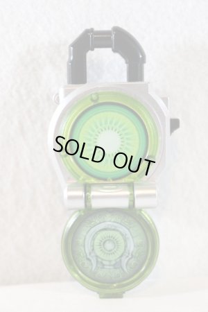 Photo2: Kamen Rider Gaim / DX Kiwi Lockseed (2)