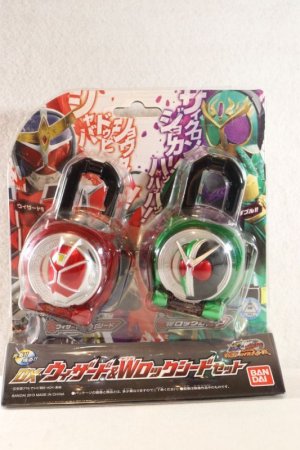 Photo1: Kamen Rider Gaim / DX Wizard & W Lockseed Set with Package (1)