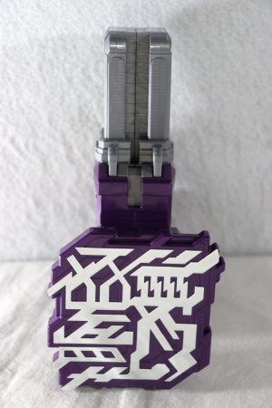 Photo4: Kamen Rider Ex-Aid / DX Genm Musou Gashat + Thousand Ark & Dan Kuroto Progrise Key with Package (4)