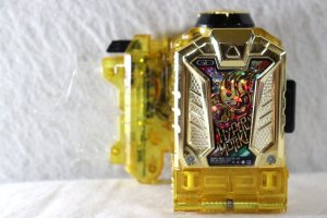 Photo1: (Damaged) Kamen Rider Ex-Aid / DX Hyper Muteki Gashat Used (1)