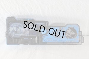 Photo11: (Damaged) Kamen Rider Zero-One / DX A.I.M.S Shotriser & Shooting Wolf Progrise Key Set with Package (11)