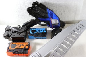 Photo1: Kamen Rider Zero-One / DX A.I.M.S Shotriser & Shooting Wolf Progrise Key & Rushing Cheetah Progrise Key Set Used (1)