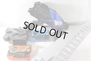 Photo1: Kamen Rider Zero-One / DX A.I.M.S Shotriser & Shooting Wolf Progrise Key & Rushing Cheetah Progrise Key Set Used (1)