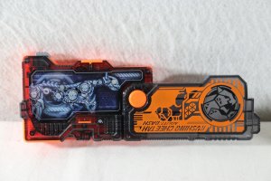 Photo11: Kamen Rider Zero-One / DX A.I.M.S Shotriser & Shooting Wolf Progrise Key & Rushing Cheetah Progrise Key Set Used (11)