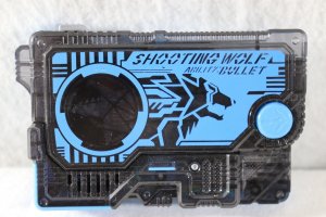 Photo8: Kamen Rider Zero-One / DX A.I.M.S Shotriser & Shooting Wolf Progrise Key & Rushing Cheetah Progrise Key Set Used (8)