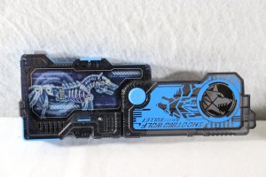 Photo9: Kamen Rider Zero-One / DX A.I.M.S Shotriser & Shooting Wolf Progrise Key & Rushing Cheetah Progrise Key Set Used (9)