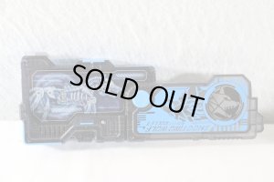 Photo9: Kamen Rider Zero-One / DX A.I.M.S Shotriser & Shooting Wolf Progrise Key & Rushing Cheetah Progrise Key Set Used (9)