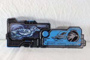 Photo4: Kamen Rider Zero-One / DX Storming Penguin & DX Invading Horseshoe Crab Progrise Key Set with Package (4)
