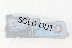 Photo4: Kamen Rider Zero-One / DX Storming Penguin & DX Invading Horseshoe Crab Progrise Key Set with Package (4)