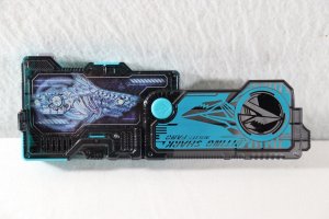 Photo2: Kamen Rider Zero-One / DX Biting Shark Progrise Key Used (2)