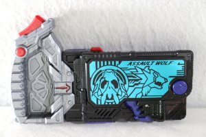 Photo1: Kamen Rider Zero-One / DX Assault Wolf Progrise Key Used (1)