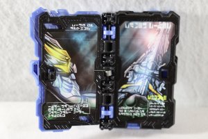 Photo3: Kamen Rider Saber / DX King of Arthur Wonder Ride Book (3)