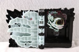 Photo2: Kamen Rider Saber / DX Primitive Dragon Wonder Ride Book Used (2)