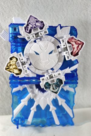 Photo4: Kamen Rider Saber / DX Tategami Hyoujuu Senki Wonder Ride Book with Package (4)