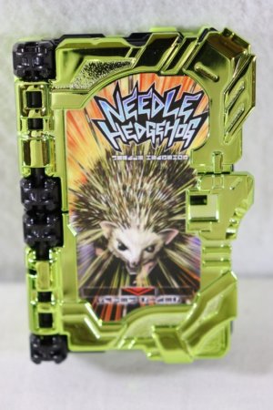 Photo1: Kamen Rider Saber / Needle Hedgehog Wonder Ride Book Metallic Color ver (1)