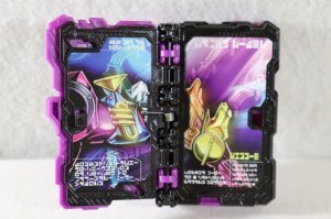 Photo3: Kamen Rider Saber / DX Blemen no Rock Band Wonder Ride Book Used (3)