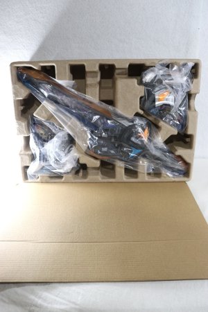 Photo2: Kamen Rider Geats / DX Command Twin Buckle & Raising Sword with Package (2)