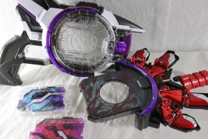 Photo1: Kamen Rider Geats / DX Boost Mark 2 Raise Buckle & Lazer Raise Riser Set Used (1)