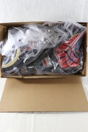 Photo2: Kamen Rider Geats / Premium DX Memorial Magnum & Boost Raise Bucle Set with Package (2)