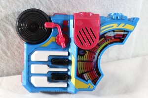 Photo1: Kamen Rider Geats / DX Beat Raise Buckle Used (1)