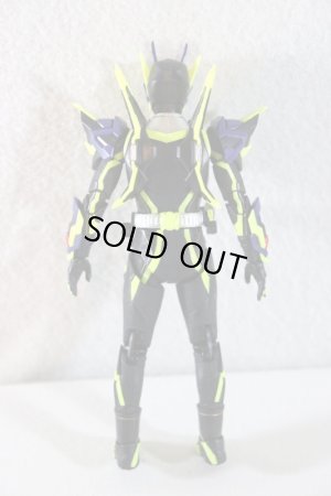 Photo4: S.H.Figuarts / Kamen Rider Zero-One Shining Assault Hopper with Package (4)