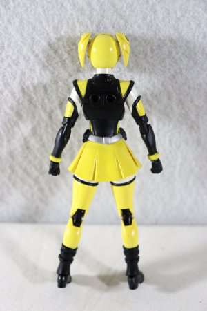 Photo4: S.H.Figuarts / Hikounin Sentai Akibaranger Akiba Yellow with Package (4)