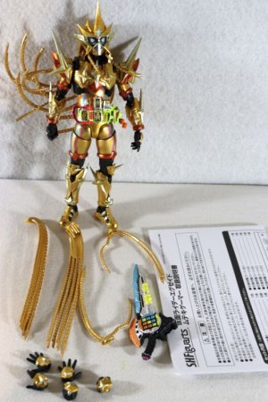 Photo1: S.H.Figuarts / Kamen Rider Ex-Aid Muteki Gamer (1)