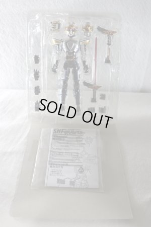 Photo2: Kamen Rider Kiva / S.H.Figuarts IXA (2)