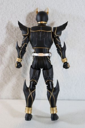 Photo4: Kamen Rider Kuuga / S.H.Figuarts Shinkocchou Seihou Kuuga Ultimate Form (4)