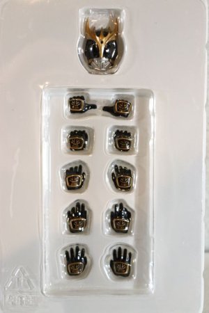 Photo5: Kamen Rider Kuuga / S.H.Figuarts Shinkocchou Seihou Kuuga Ultimate Form (5)