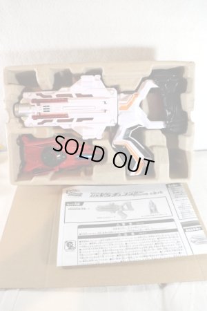 Photo2: Kaitou Sentai Lupinranger vs Keisatsu Sentai Patranger / DX VS Changer Lupin Red Set & Blue & Yellow Dial Fighter Set (2)