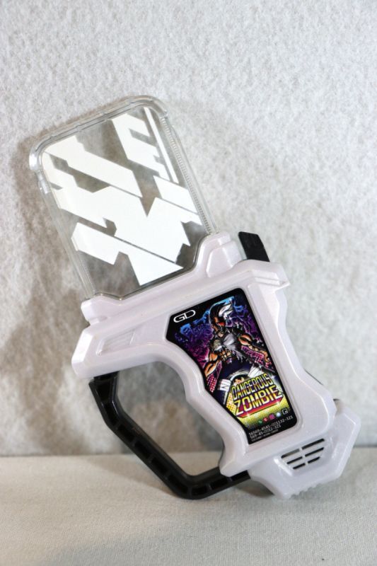 Kamen Rider Ex-Aid / DX Dangerous Zombie Gashat Used