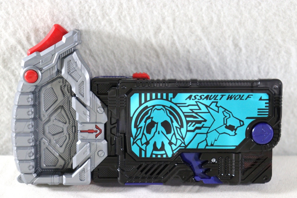 Kamen Rider Zero-One / DX Assault Wolf Progrise Key with Package