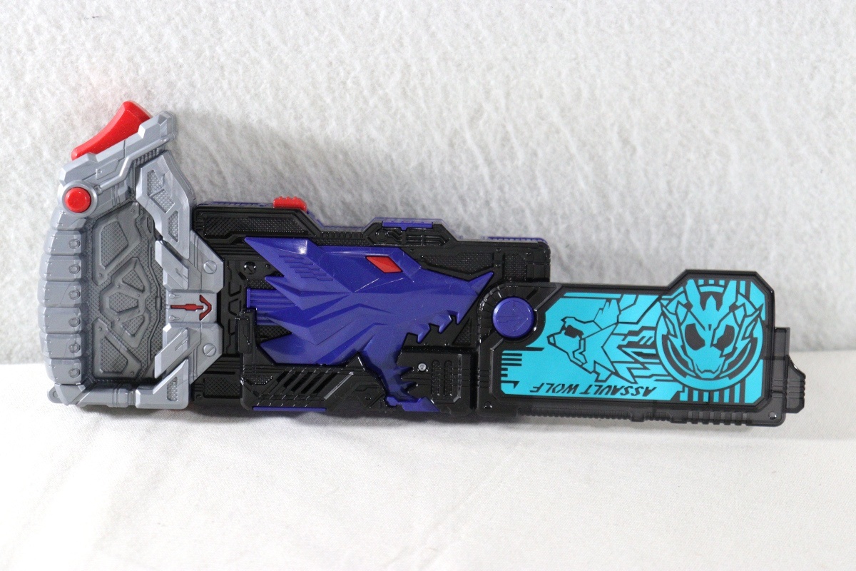 Kamen Rider Zero-One / DX Assault Wolf Progrise Key with Package