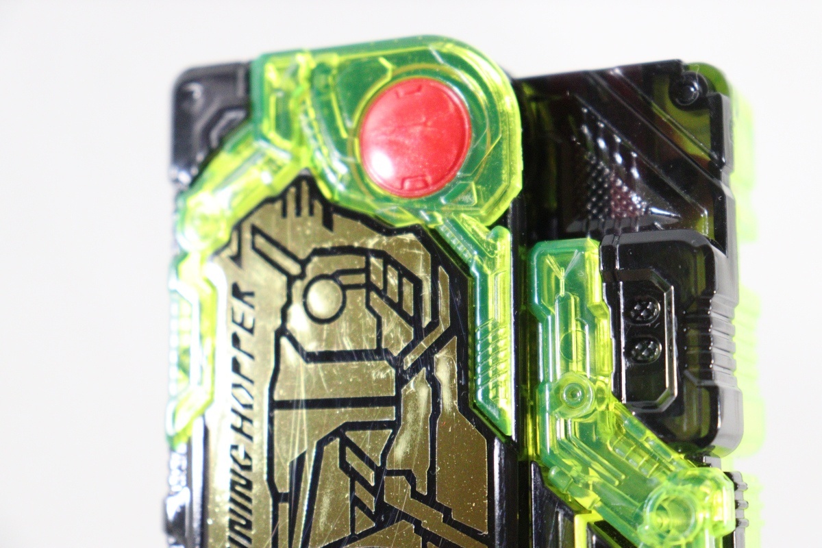 Kamen Rider Zero-One / DX Shining Hopper Progrise Key with Package