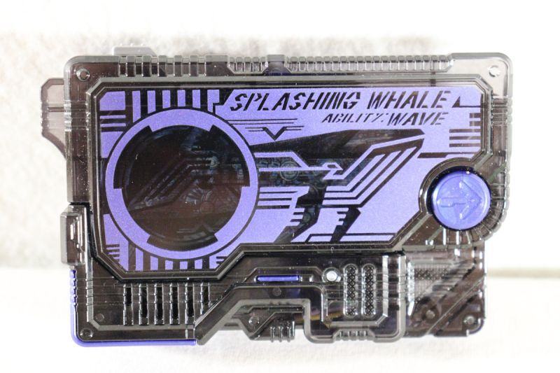 Kamen Rider Zero One DX Splashing Whale Progrise Key Used