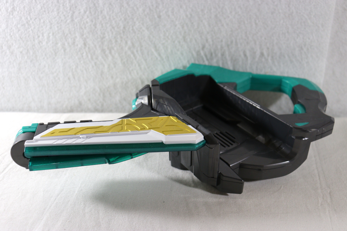 Kamen Rider Revice / DX Twosidriver & DX Bat Vistamp Used